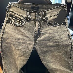NEW True Religion 

RICKY SUPER T STRAIGHT JEAN 32x32